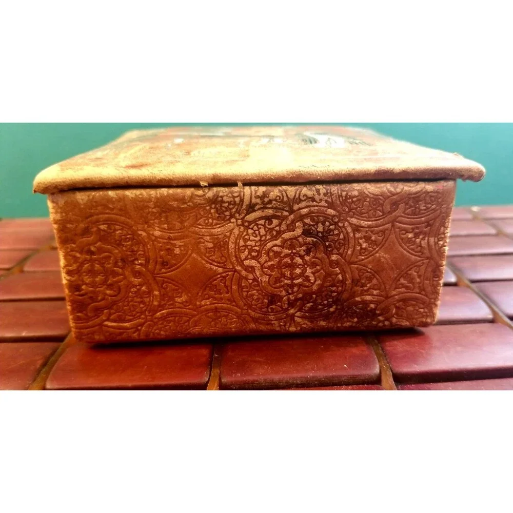 Vintage Egyptian Pharaoh Tutankhamun & Wife Jewelry Trinket Box